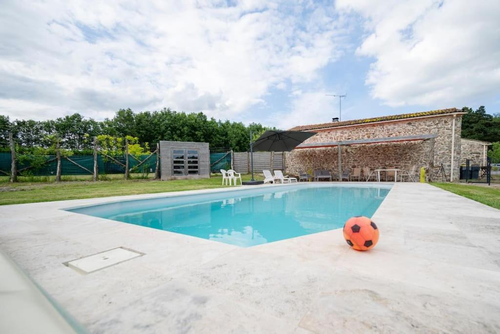 L'Evasion En Pierre Piscine Et Etang Prive Villa Sevremoine Exterior photo