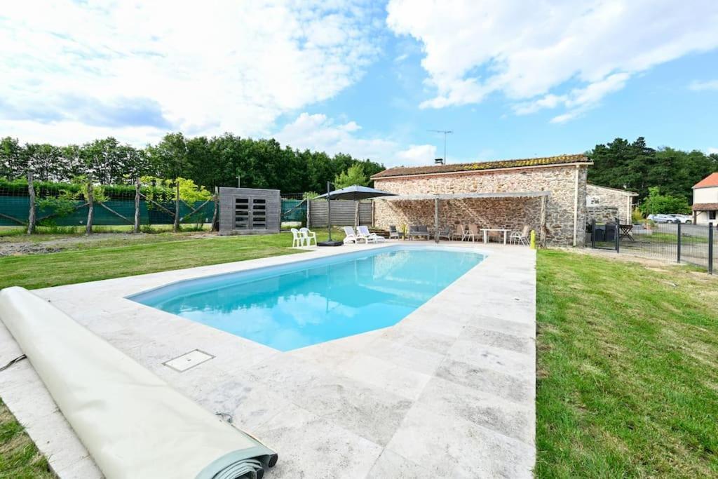 L'Evasion En Pierre Piscine Et Etang Prive Villa Sevremoine Exterior photo